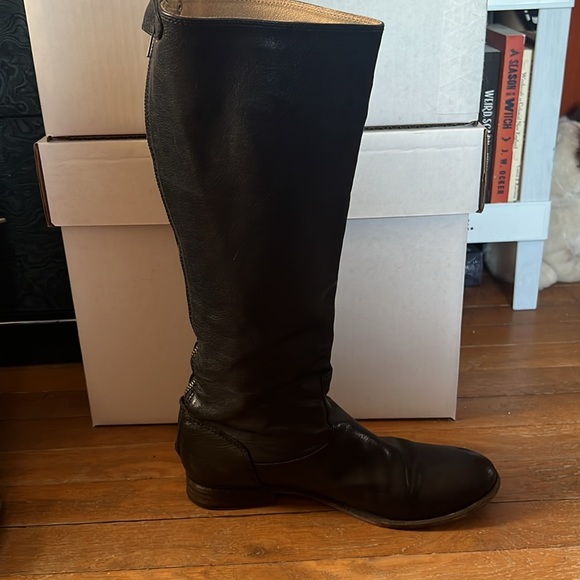 Frye Riding Boots Size 10 B  Pre loved Please view photos for any imperfections - Picture 3 of 16